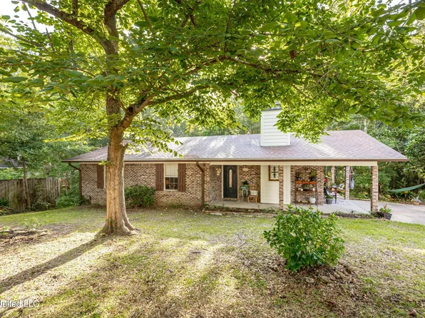 107 Myrtle Ave, Ocean Springs, MS 39564