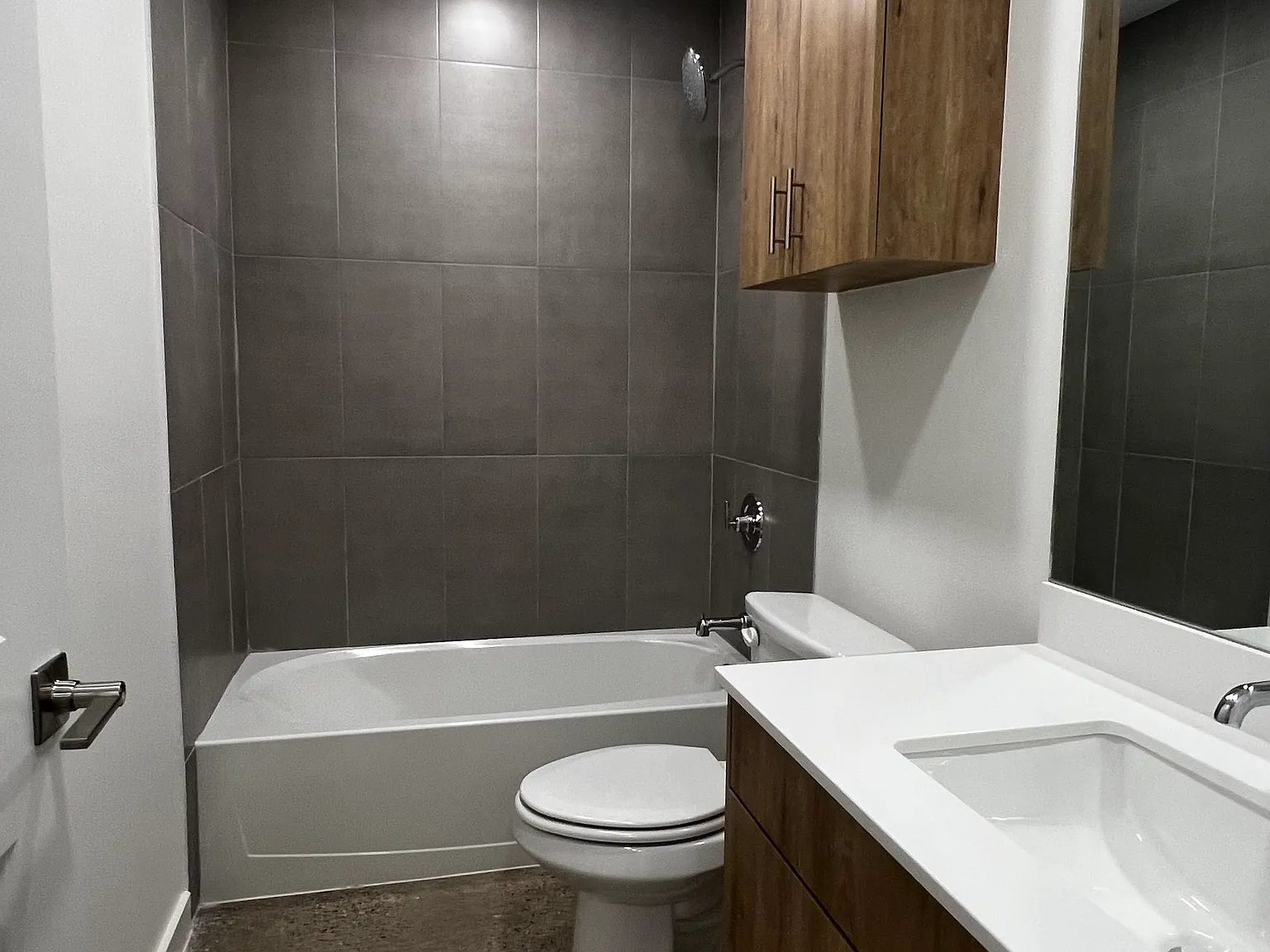 2 bed, 1012 sqft, $1,375 — Photo 3