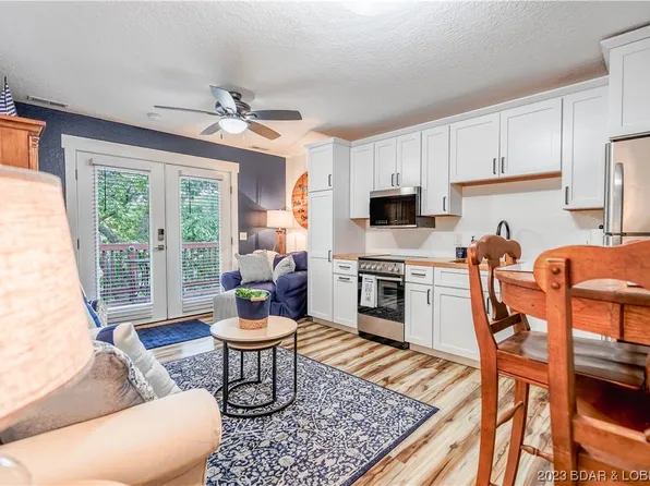 101 Polar Bear Cir #3B, Lake Ozark, MO 65049