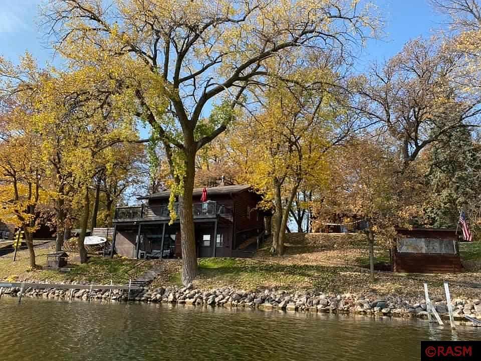1st image of 44399 Castle Dr