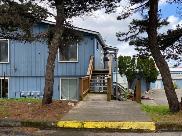94134 Caughell St #15, Gold Beach, OR 97444