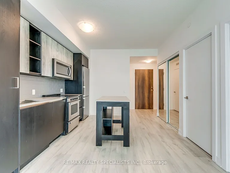 251 Manitoba St #914 — Photo 13