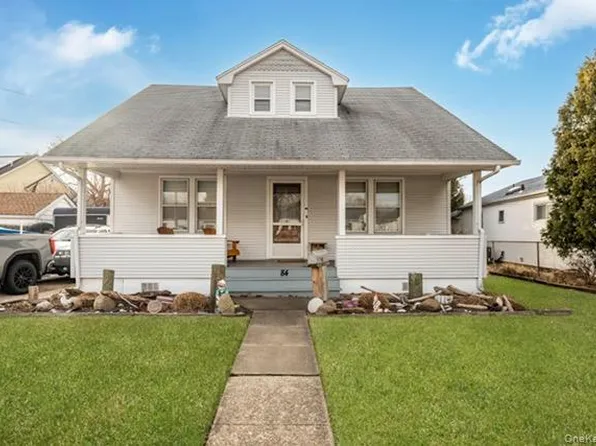 84 Bay Avenue, Hicksville, NY 11801