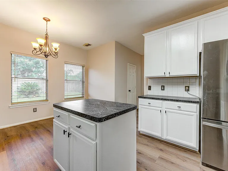 1223 Oak Canyon Ln — Photo 17