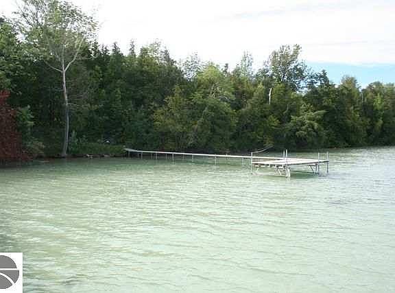 4th image of N McLeod Dr