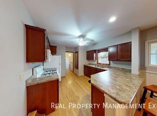 2418 S Glendale Ave, Sioux Falls, SD 57105