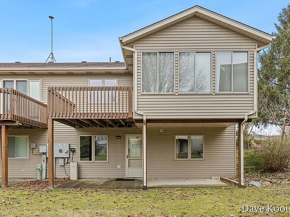 4th image of 1005 Amber Ridge Dr SW