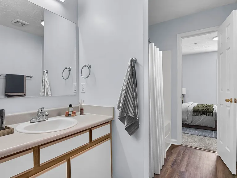 Bone Creek Apartments — Photo 35