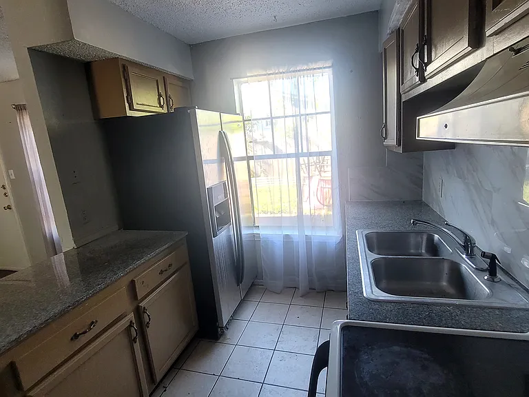 515 Falcon Dr — Photo 5