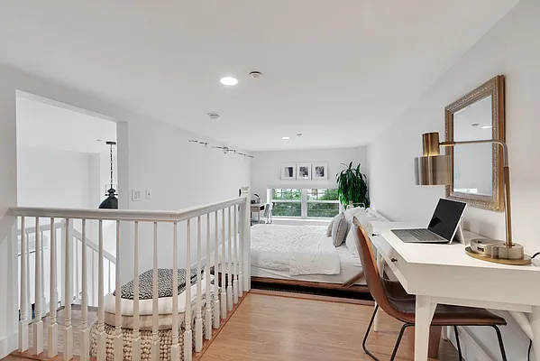 Sold by Bond New York | media 4