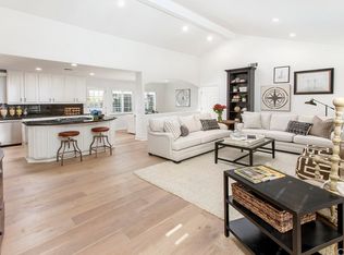 206 Fairway Pl, Costa Mesa, CA 92627