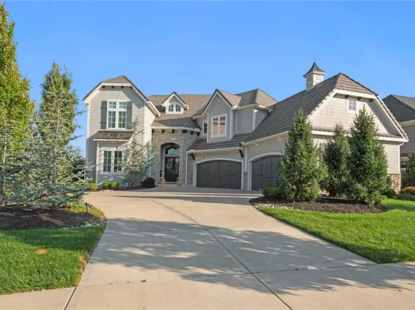 16121 Paradise St, Overland Park, KS 66221