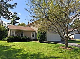 503 Seminole Trl, Lake In The Hills, IL 60156