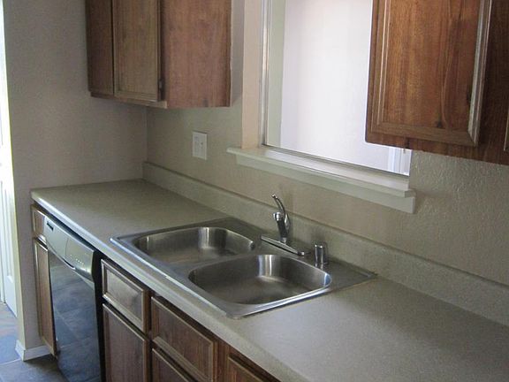 5th image of 6026 Morning Glory Cir