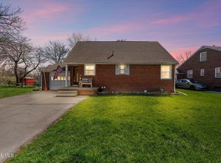 411 Hillside Dr, Rossford, OH 43460