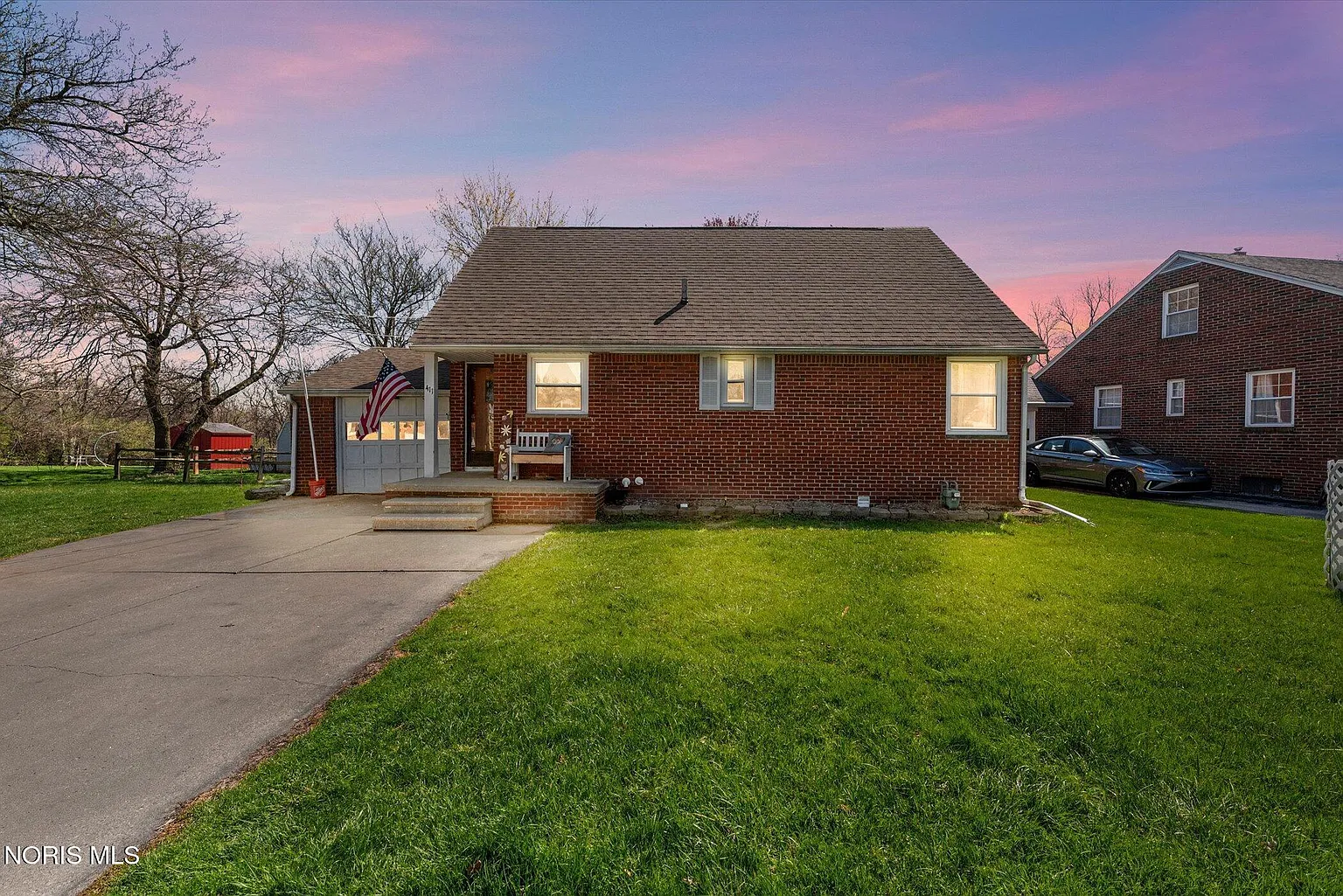 411 Hillside Dr photo 1