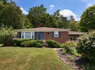 220 Manor Dr, White Sulphur Springs, WV 24986