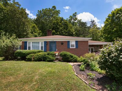 220 Manor Dr, White Sulphur Springs, WV, 24986
