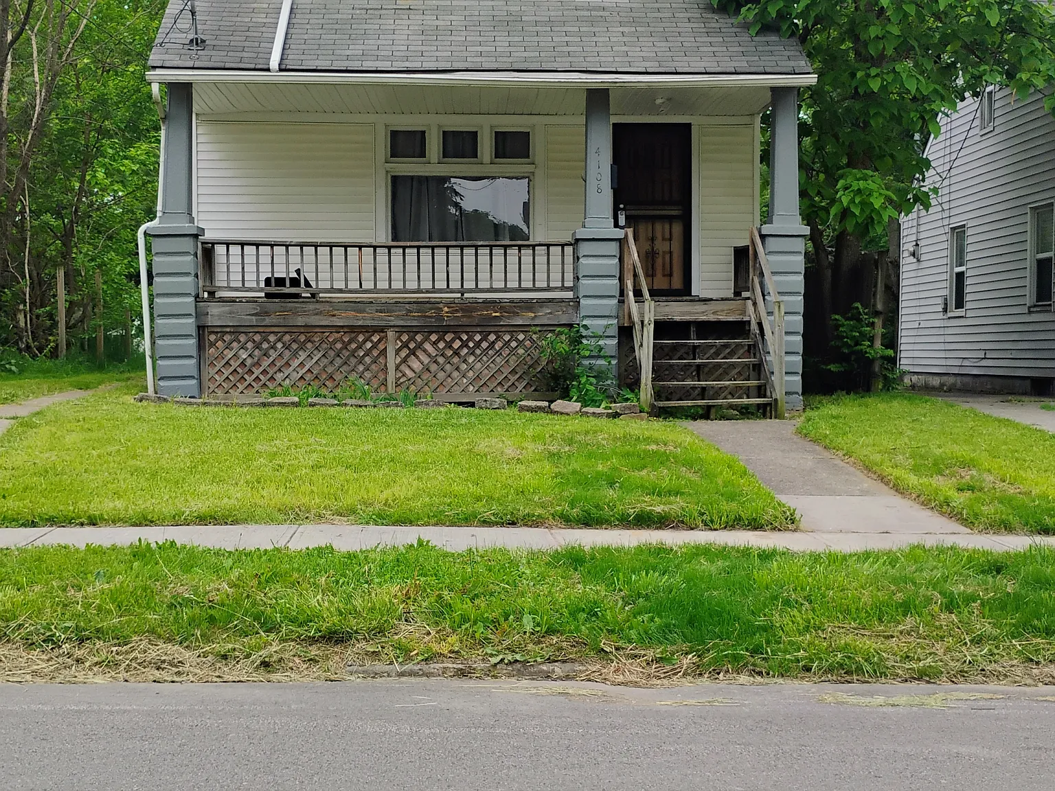3 bed, 1144 sqft, $1,550 — Photo 1