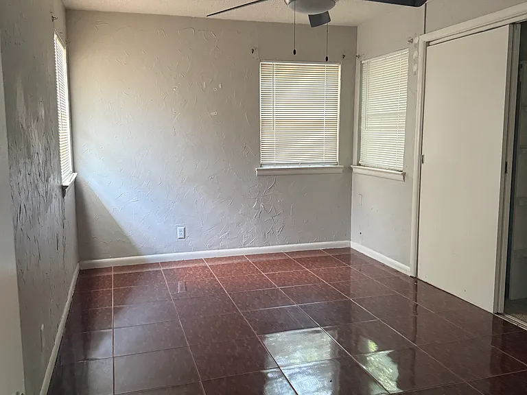 310 Walnut St — Photo 3