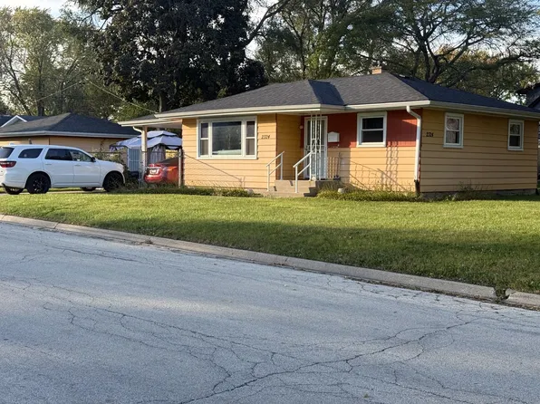 2324 Hermon Ave, Zion, IL 60099