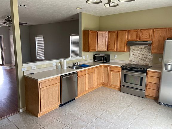 4th image of 2381 Maxwell Dr