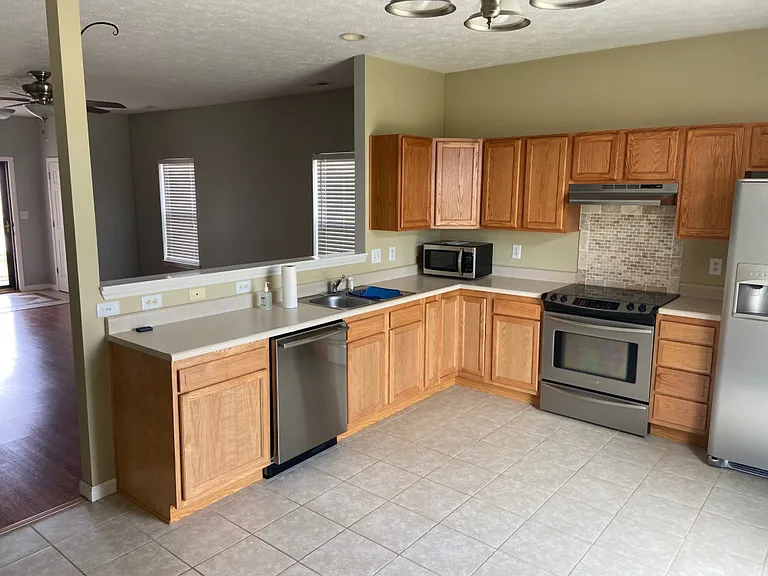 2381 Maxwell Dr — Photo 4