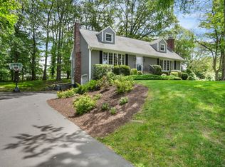 29 Saybrook Rd, Trumbull, CT 06611