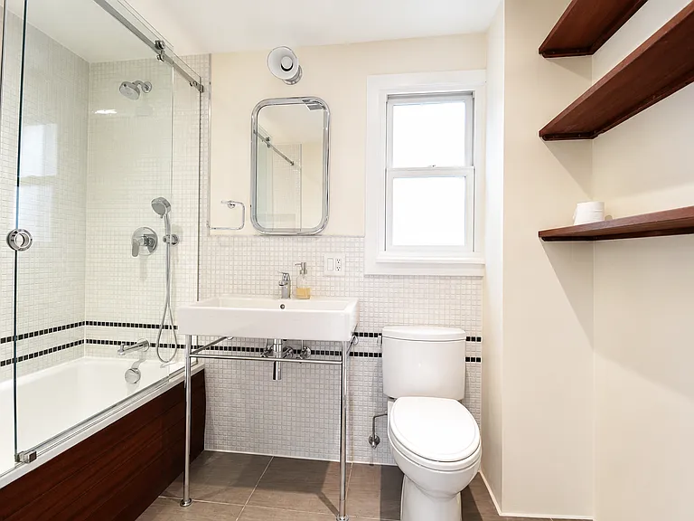 426 Jefferson St #1 — Photo 3