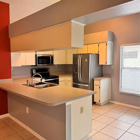 2070 Sarah Louise Dr — Photo 8