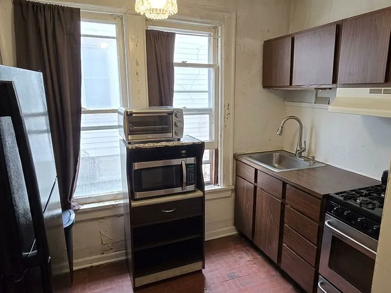 2977 N Downer Ave — Photo 6