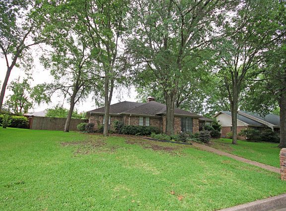 5th image of 6005 Stoneleigh Dr