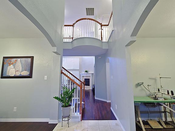 2nd image of 1521 Turning Leaf Ln