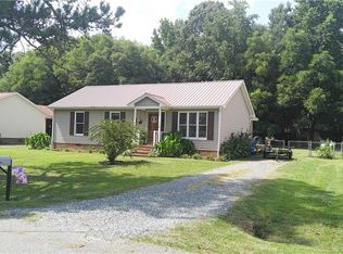 112 W Moffitt Ave, Liberty, NC 27298