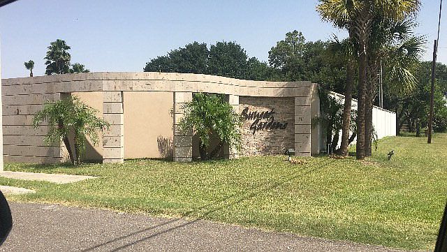 1st image of 2503 Country Club Dr