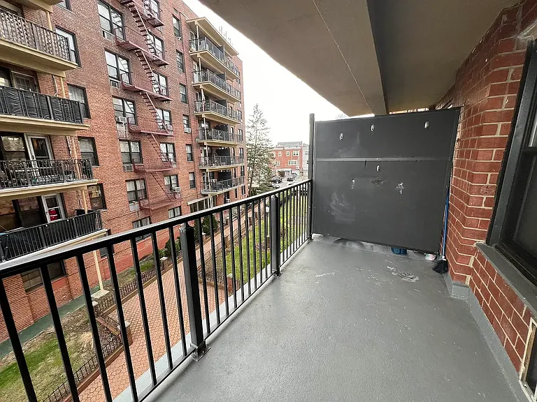 1068 Ward Ave #1E — Photo 19