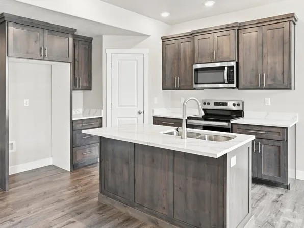 839 E 270 S #9, Smithfield, UT 84335