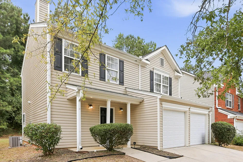 3 bed, 2.5 bath, 1554 sqft, $2,015 — Photo 4