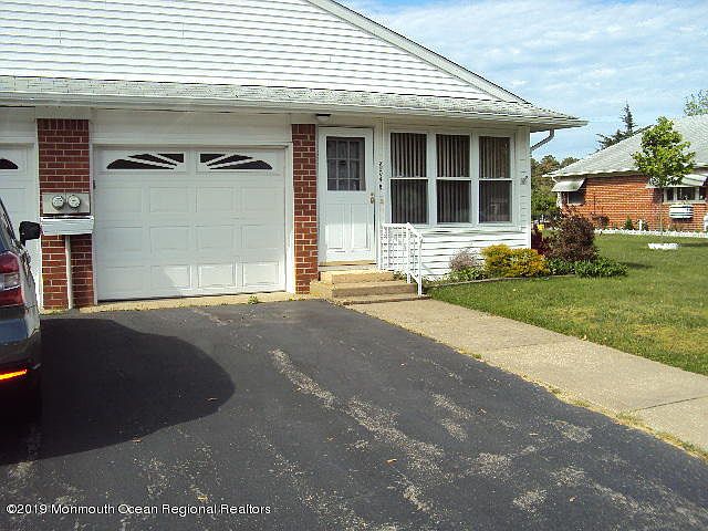 1st image of 604 Willow Lane #B