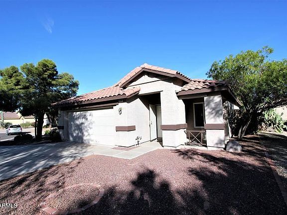 3rd image of 2336 E Winchester Pl