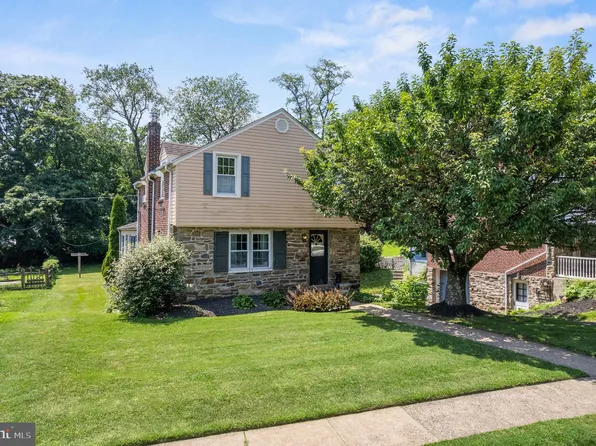 2132 Jenkintown Rd, Glenside, PA 19038