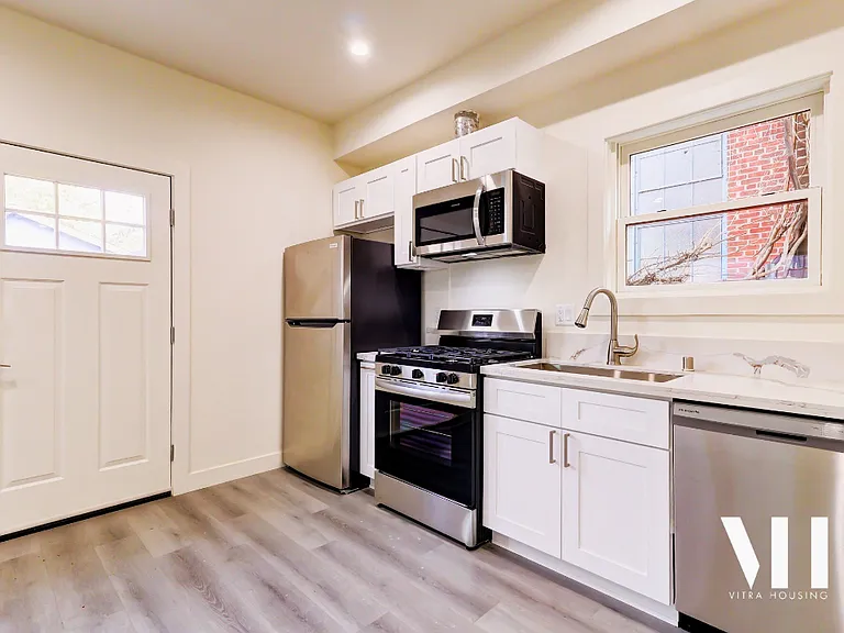 1032.75 | Five Bedroom, Four Bath| Detached Home
