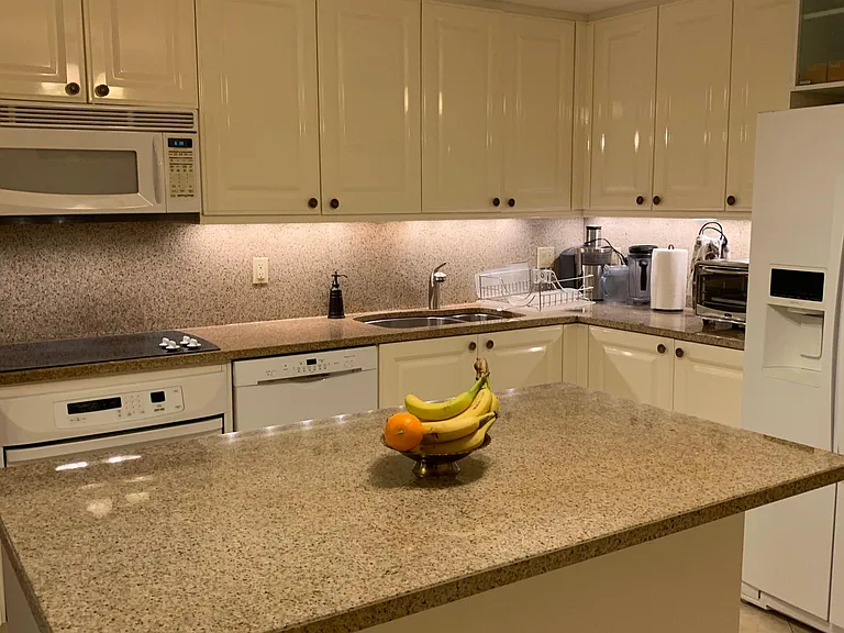 3400 SW 27th Ave #1001 — Photo 30