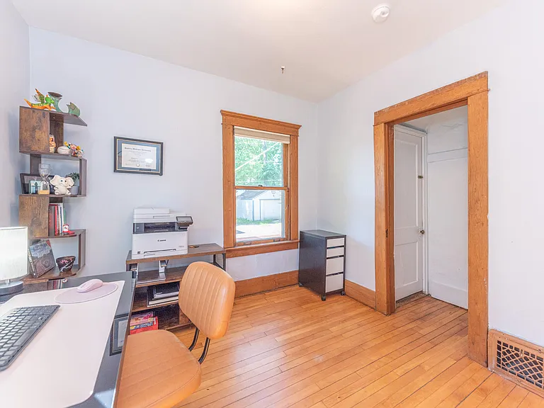 1123 W Huron St — Photo 25