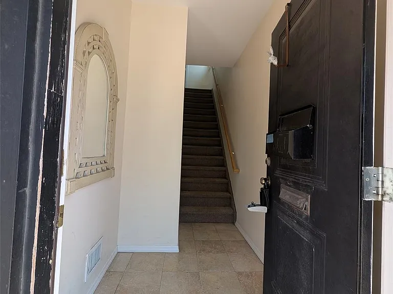 317 Bedford Ave — Photo 2