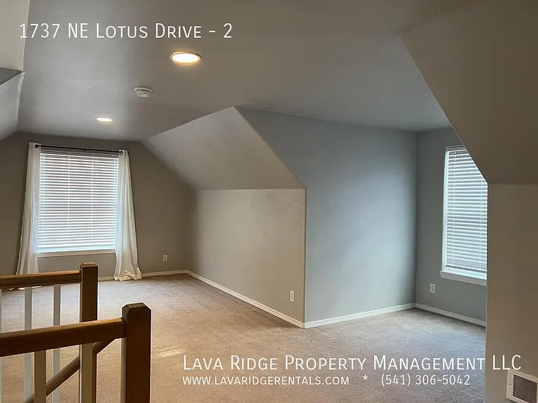 1737 NE Lotus Dr #2 — Photo 29