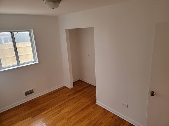 3rd image of 4527 Lilac Ave