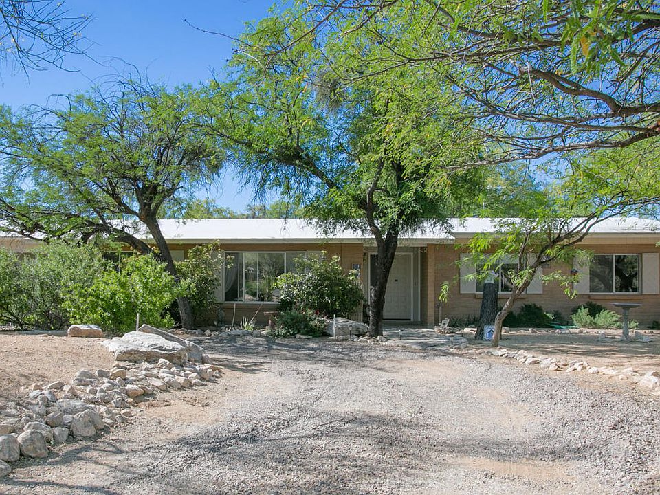 1st image of 10790 E Oakwood Dr