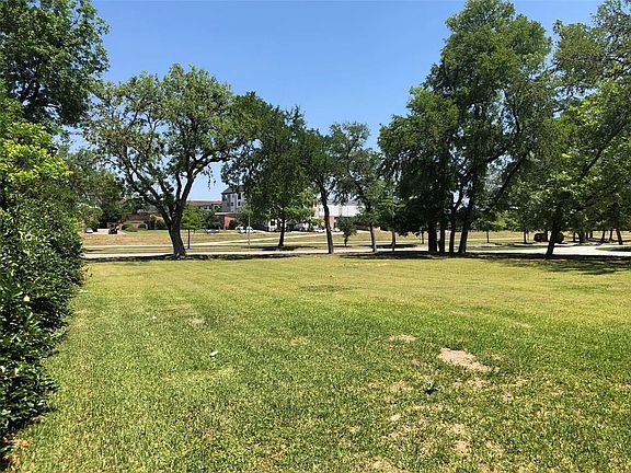 4th image of 3815 S Braeswood Blvd