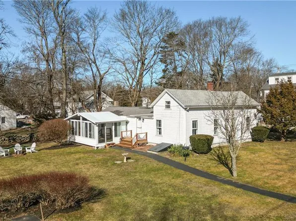 15 Dean Ave, North Kingstown, RI 02852